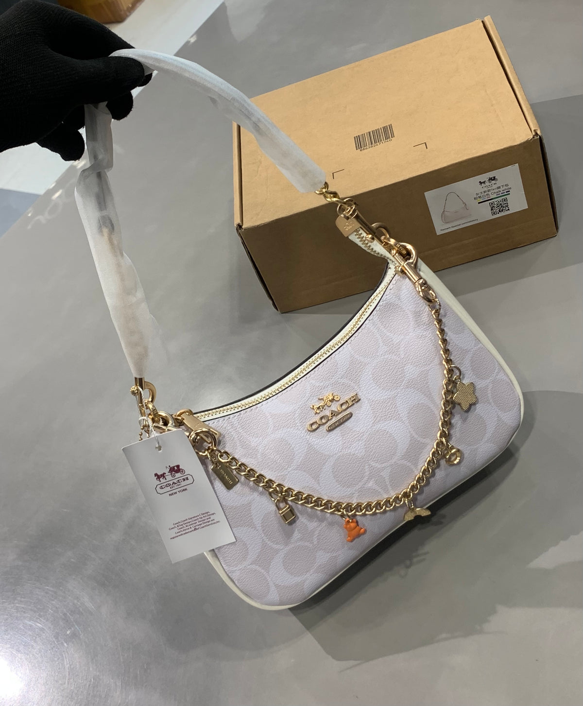 COACH _SLING_BAG