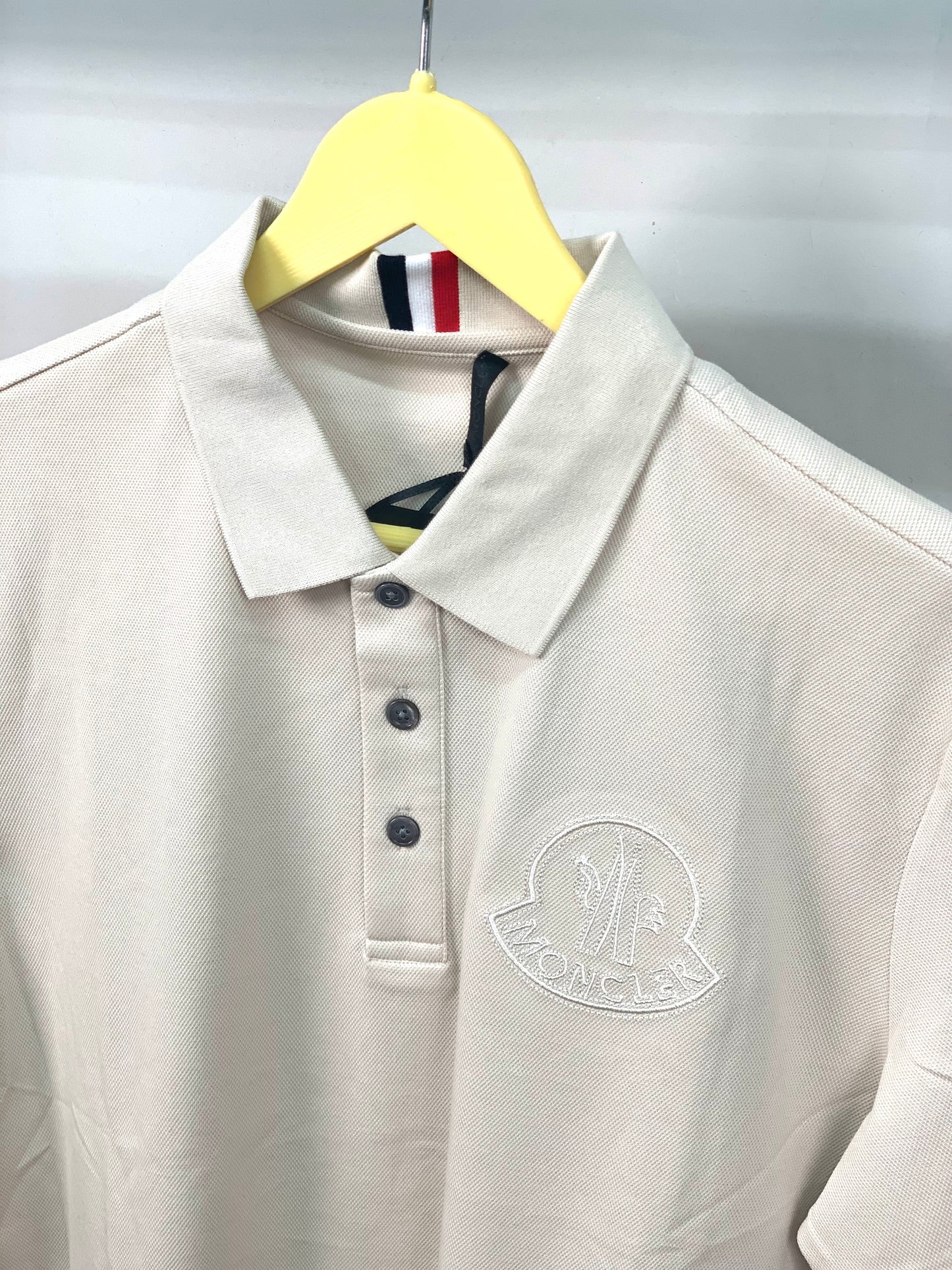 MONCLE_R POLO BEIGE TSHIRT
