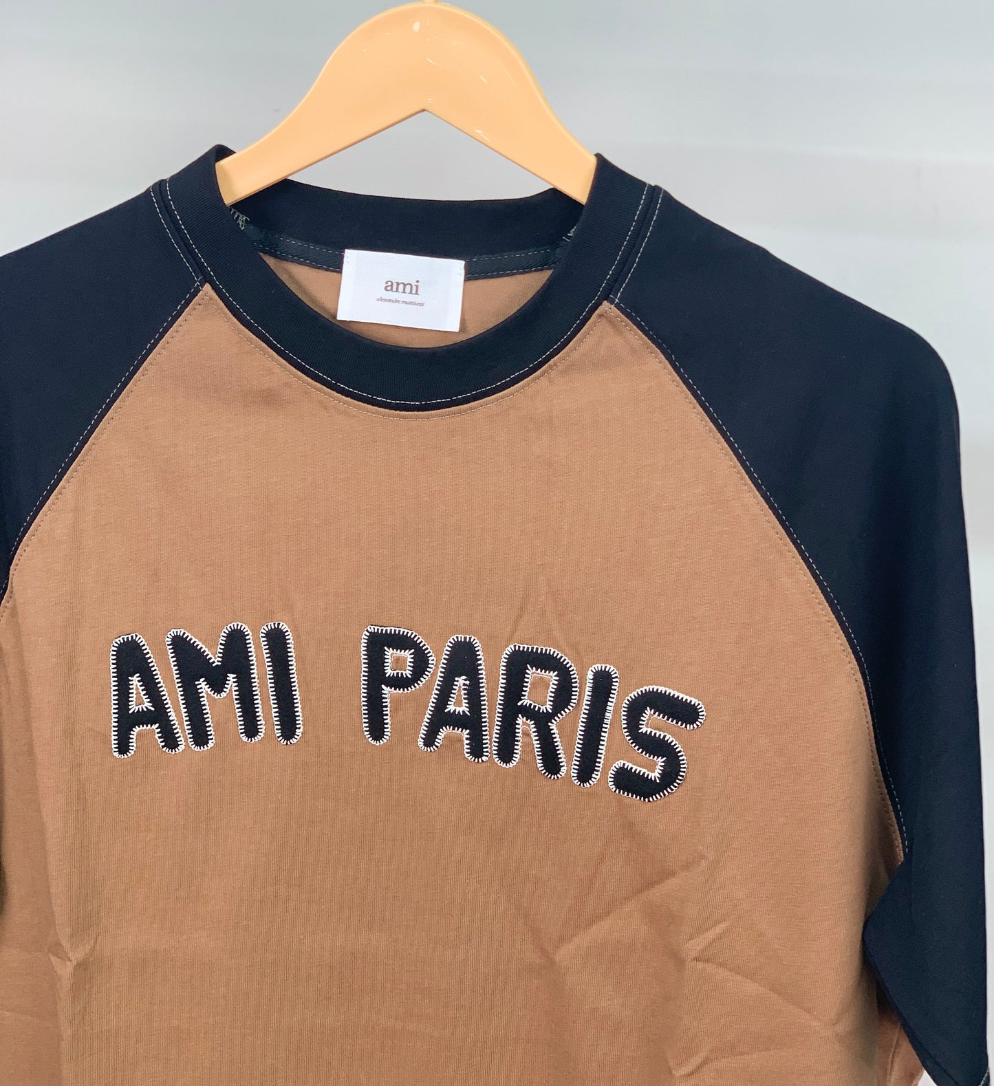 AM_I OFF BROWN BLACK TSHIRT