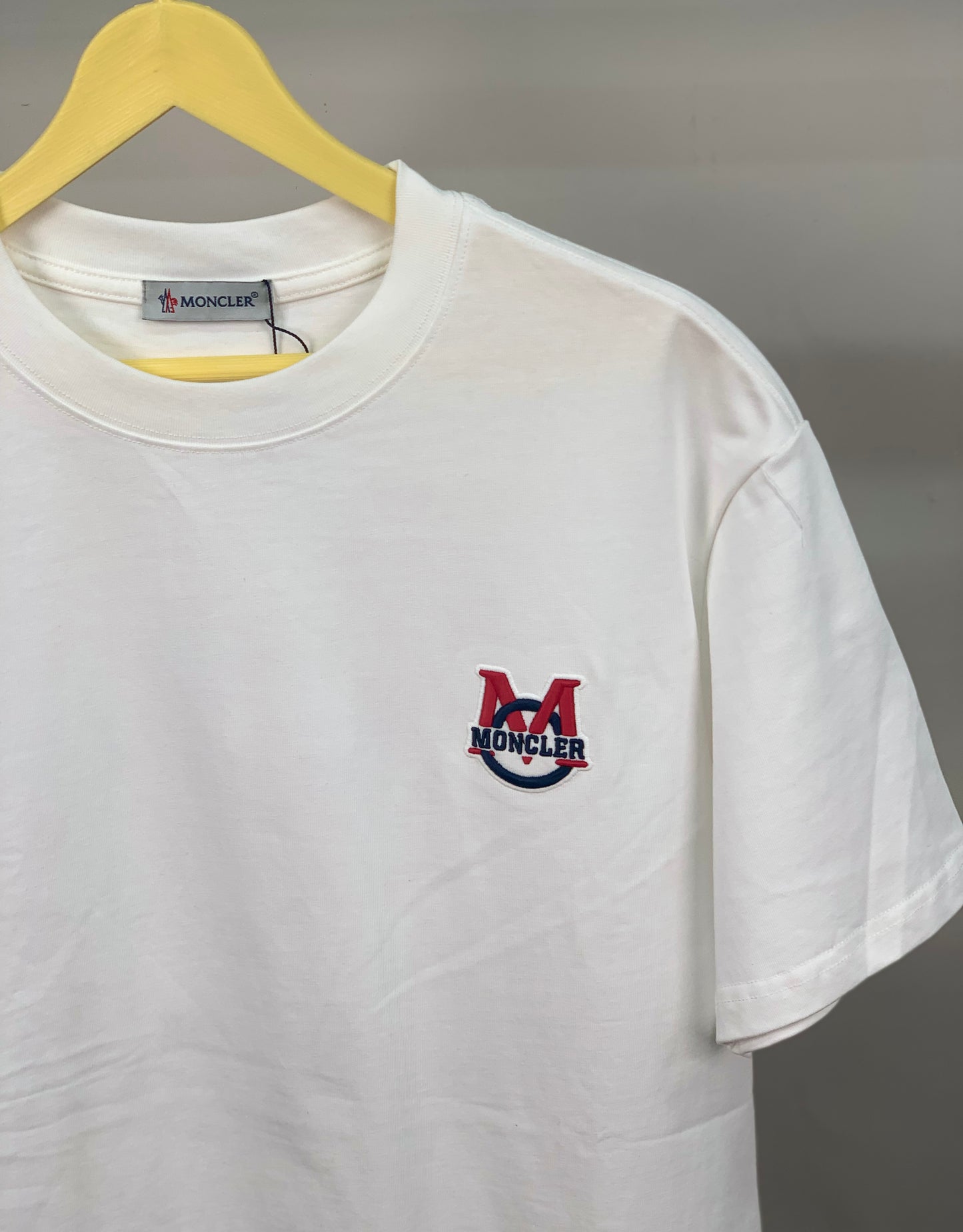 MONCLE_R WHITE RED TSHIRT
