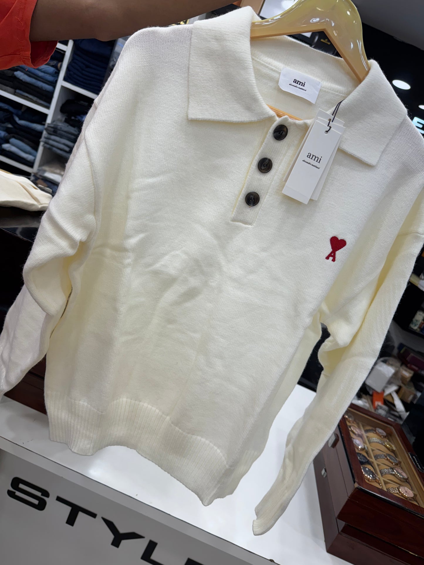 AM I PARIS CREAMISH WHITE BUTTONED PULLOVER