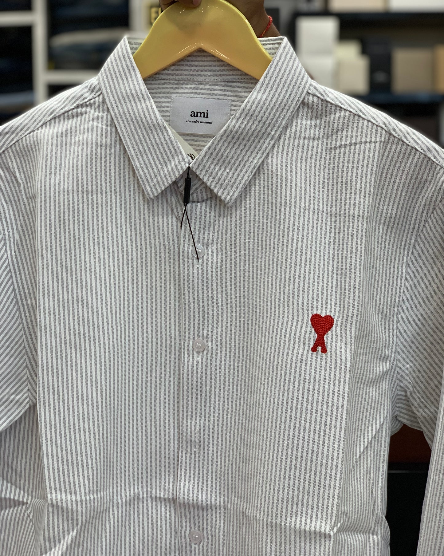 AM I LINING SHIRT WITH RED LOGO