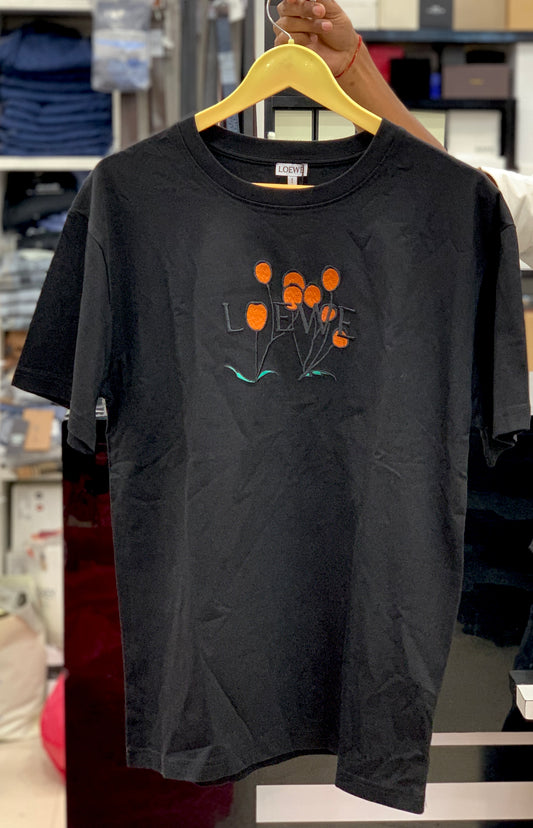 LOE_WE BLACK TSHIRT WITH EMBROIDERED