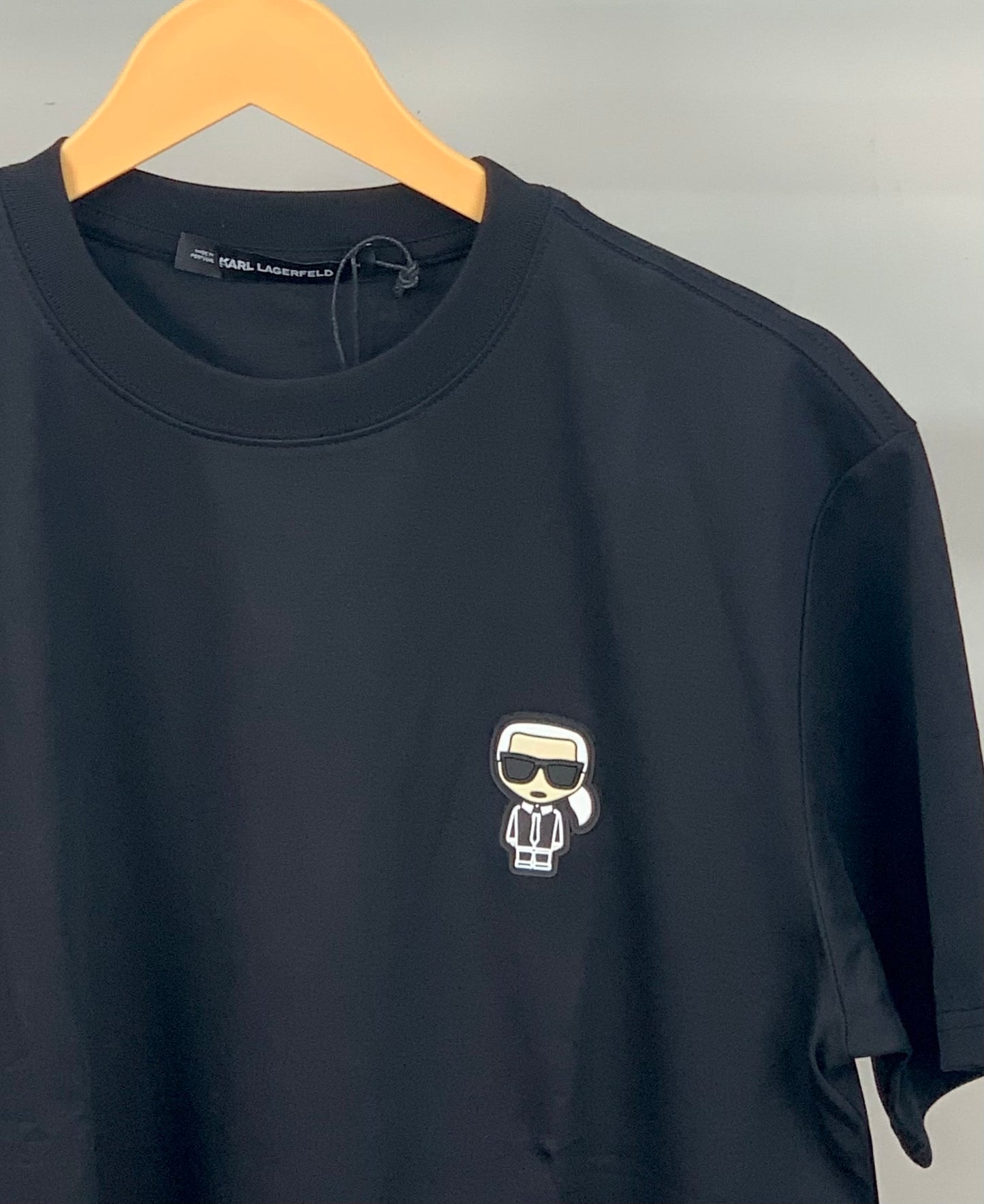 KAR_L LAGERFELD BLACK TSHIRT
