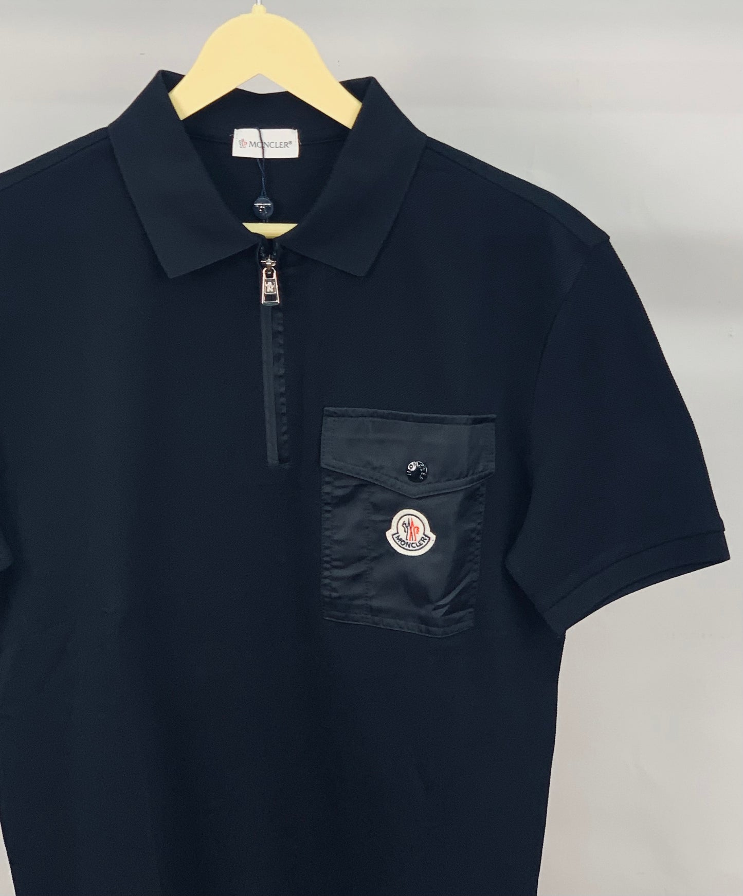MONCLE_R POLO BLACK TSHIRT