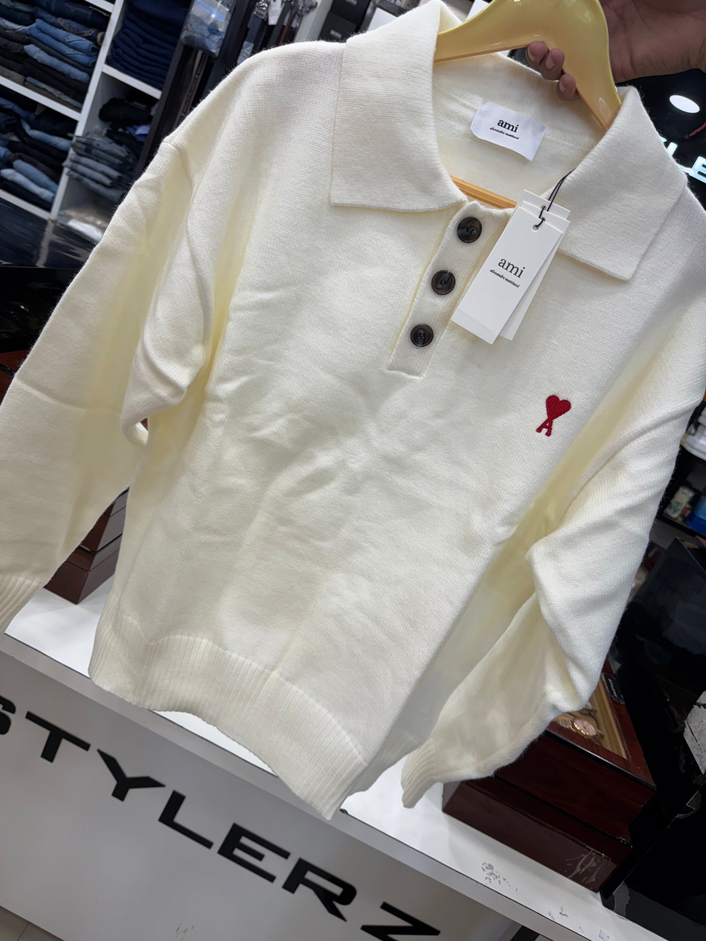 AM I PARIS CREAMISH WHITE BUTTONED PULLOVER